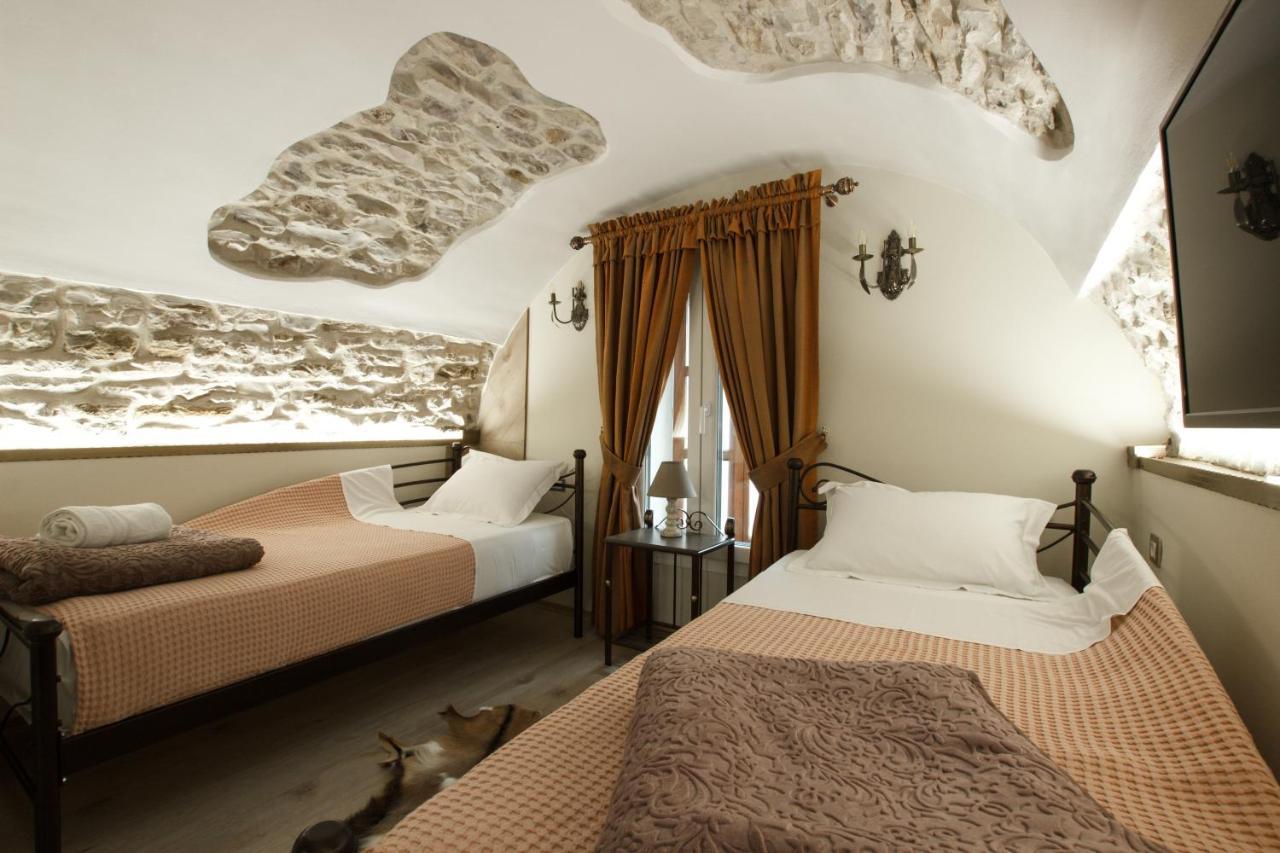 Hotel Ss Kekezi Гирокастра Экстерьер фото
