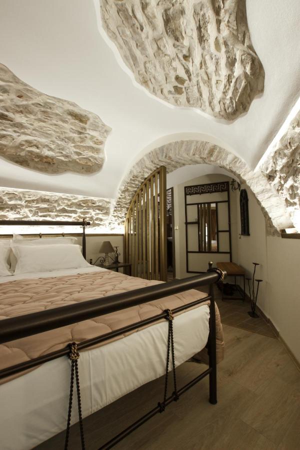 Hotel Ss Kekezi Гирокастра Экстерьер фото