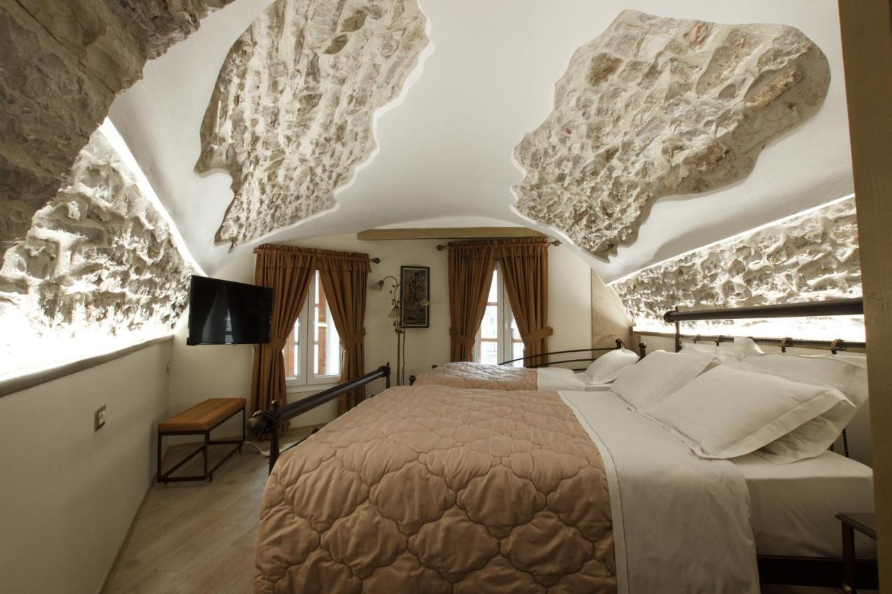 Hotel Ss Kekezi Гирокастра Экстерьер фото