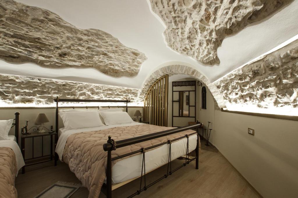 Hotel Ss Kekezi Гирокастра Экстерьер фото